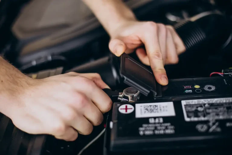 Când trebuie să înlocuiești bateria auto?